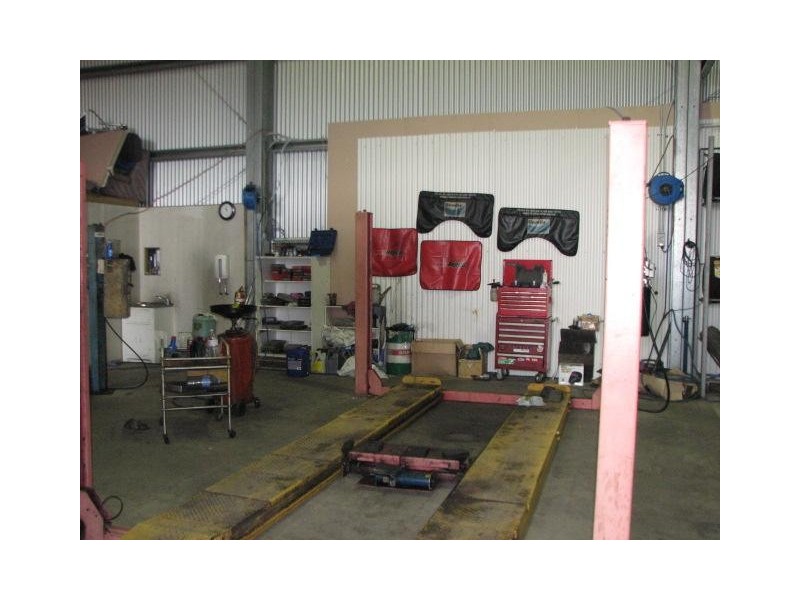 1b/22 Commercial Avenue, Svensson Heights QLD 4670