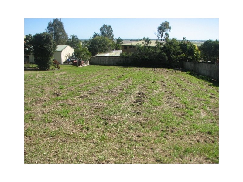 18 Bayview Terrace, Qunaba QLD 4670