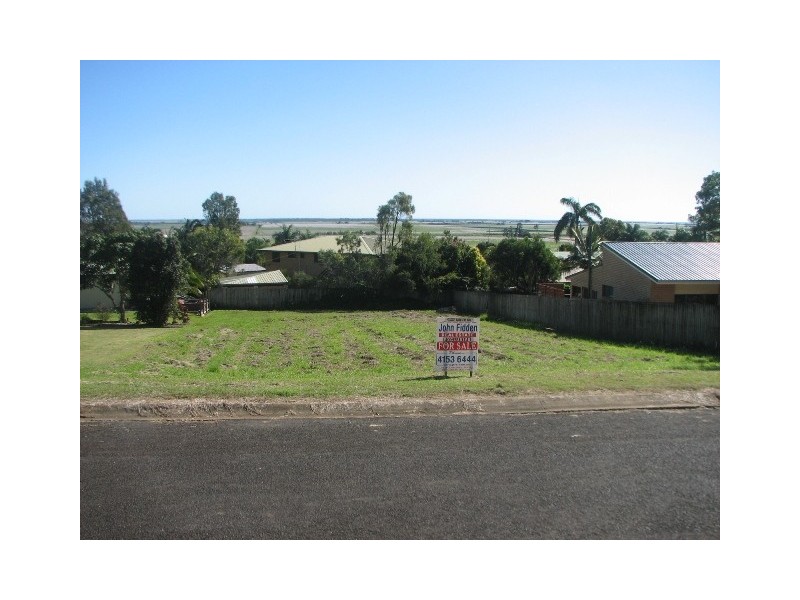 18 Bayview Terrace, Qunaba QLD 4670