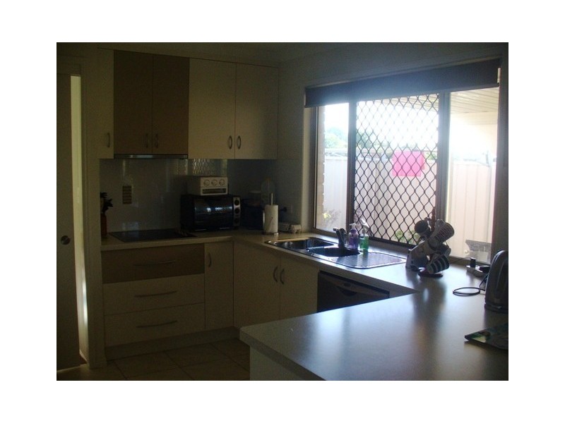 2/45 Thabeban Street, Avenell Heights QLD 4670
