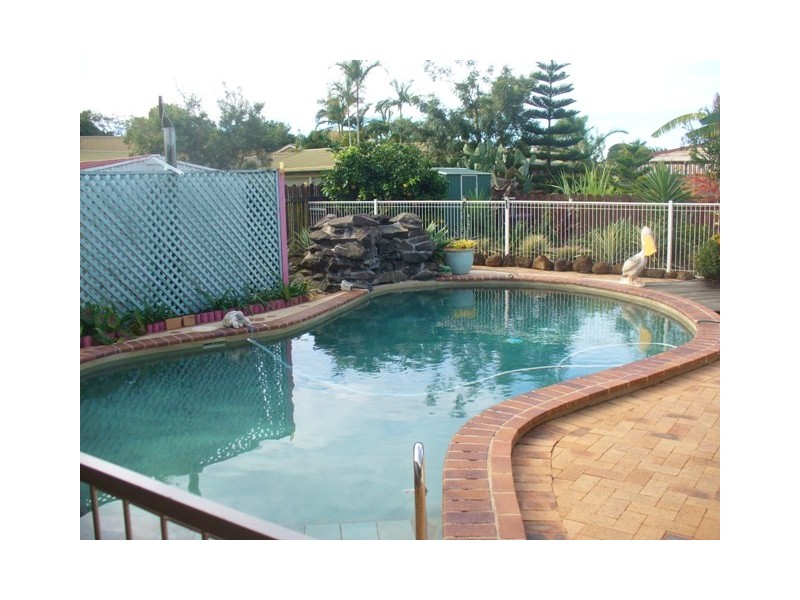 4 Deegan Court, Avenell Heights QLD 4670