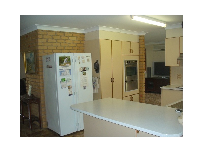 6 Cole Street, Avenell Heights QLD 4670