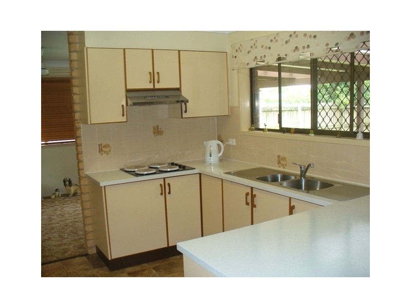 6 Cole Street, Avenell Heights QLD 4670