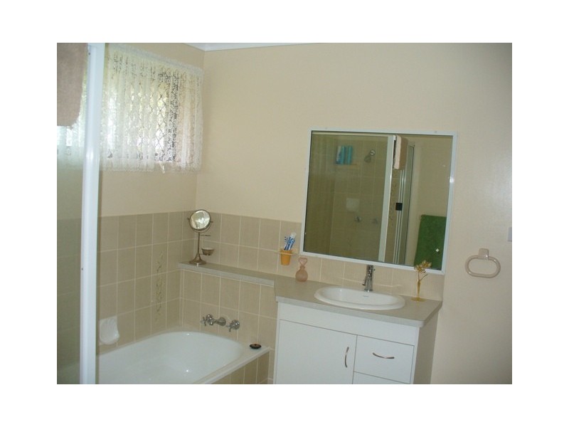 6 Cole Street, Avenell Heights QLD 4670