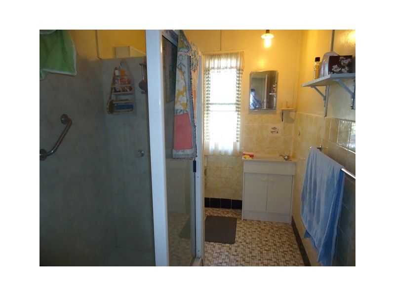 11 Theodore Street, Svensson Heights QLD 4670