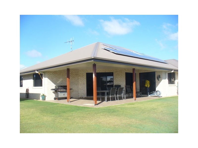 2 Lomandra Drive, Ashfield QLD 4670
