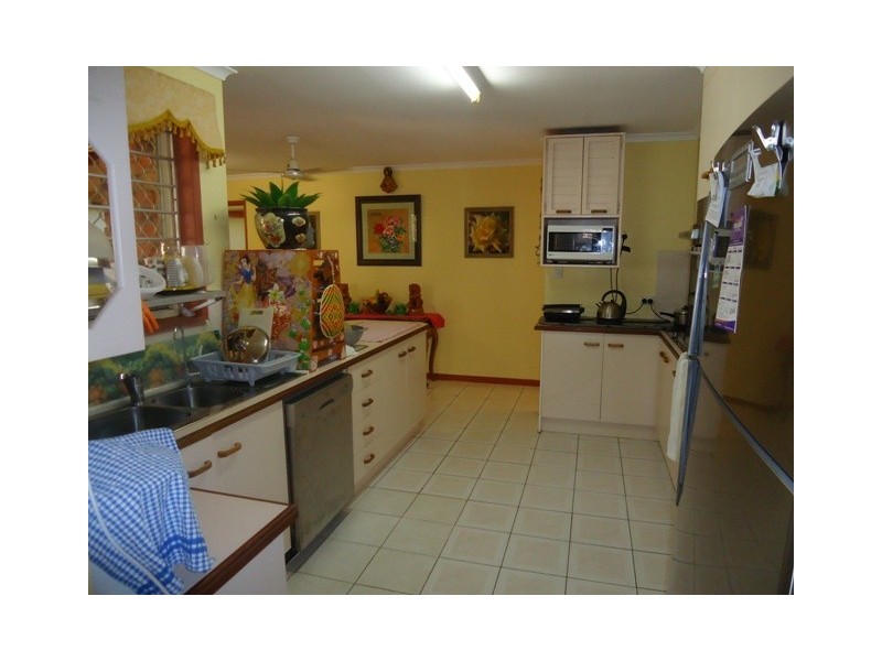 8 Ernies Court, Avoca QLD 4670