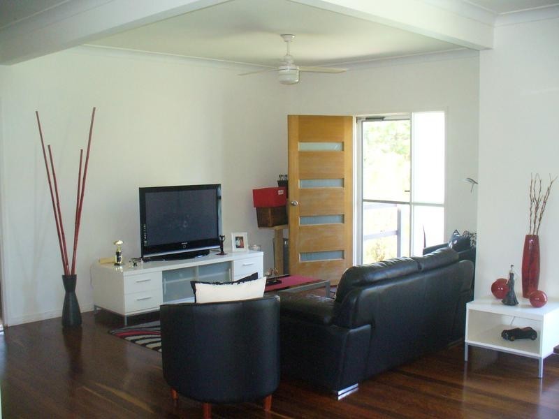 40 Palms Springs Drive, Calavos QLD 4670