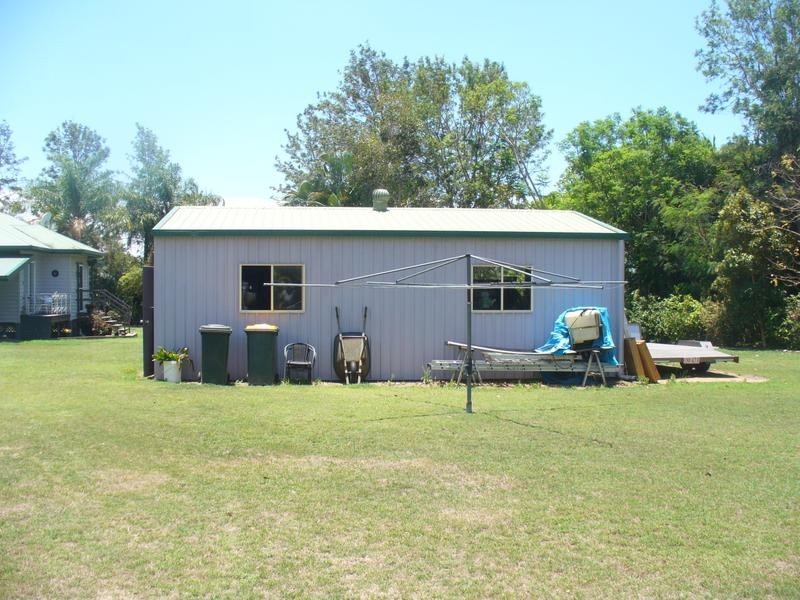 40 Palms Springs Drive, Calavos QLD 4670