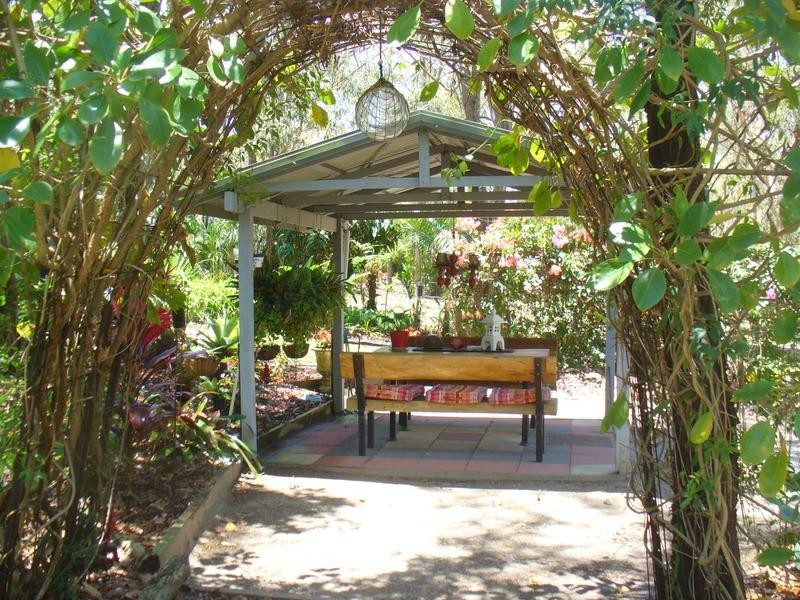 40 Palms Springs Drive, Calavos QLD 4670