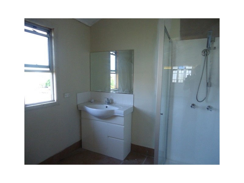 2 Glenmorris St, Walkervale QLD 4670