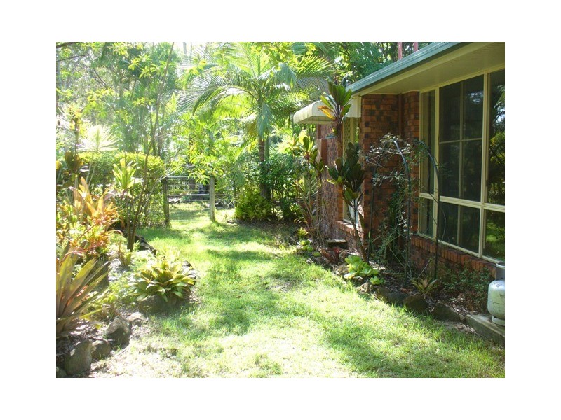 33 Cockatoo Crescent, Gooburrum QLD 4670