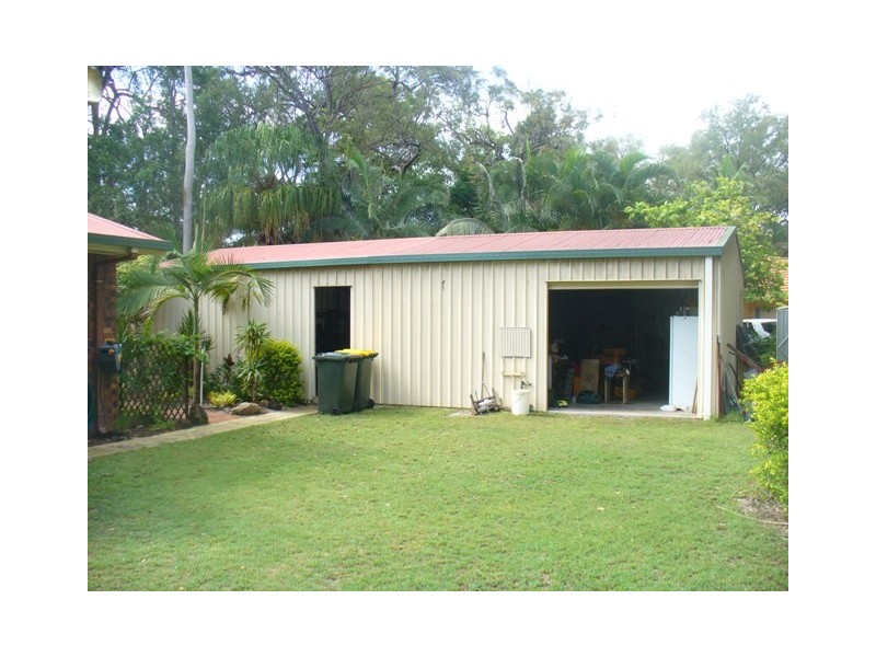 33 Cockatoo Crescent, Gooburrum QLD 4670