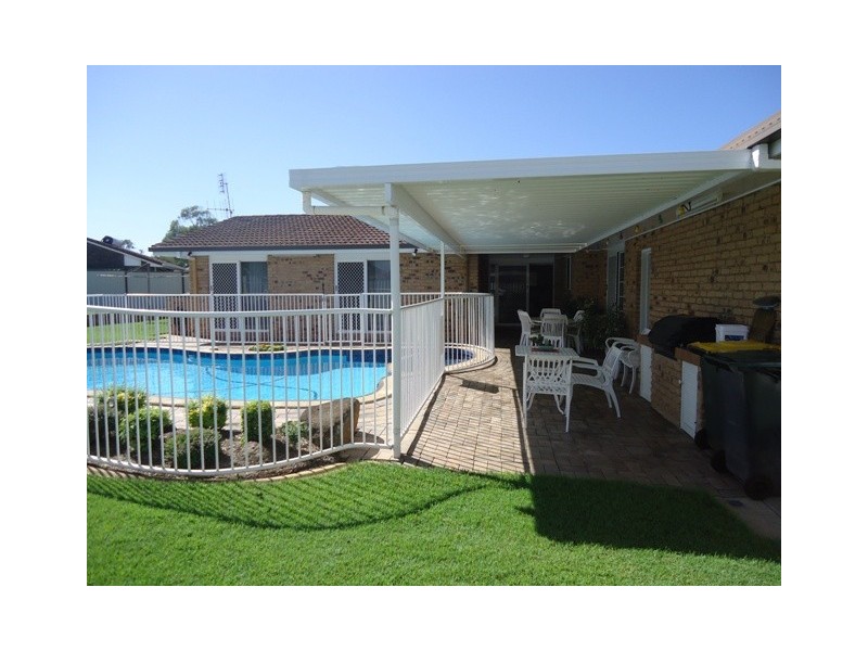 3 St Lucia Crescent, Avoca QLD 4670