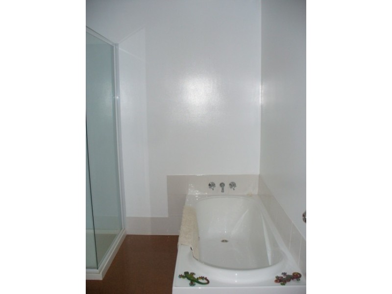 1 Melaleuca Court, Redridge QLD 4660