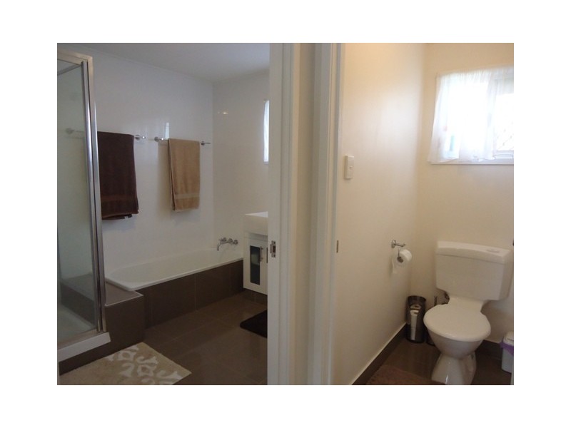 12 Jensen Street, Avenell Heights QLD 4670