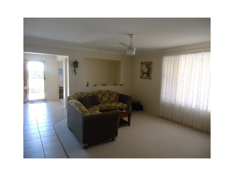 10 Marine Terrace, Burnett Heads QLD 4670