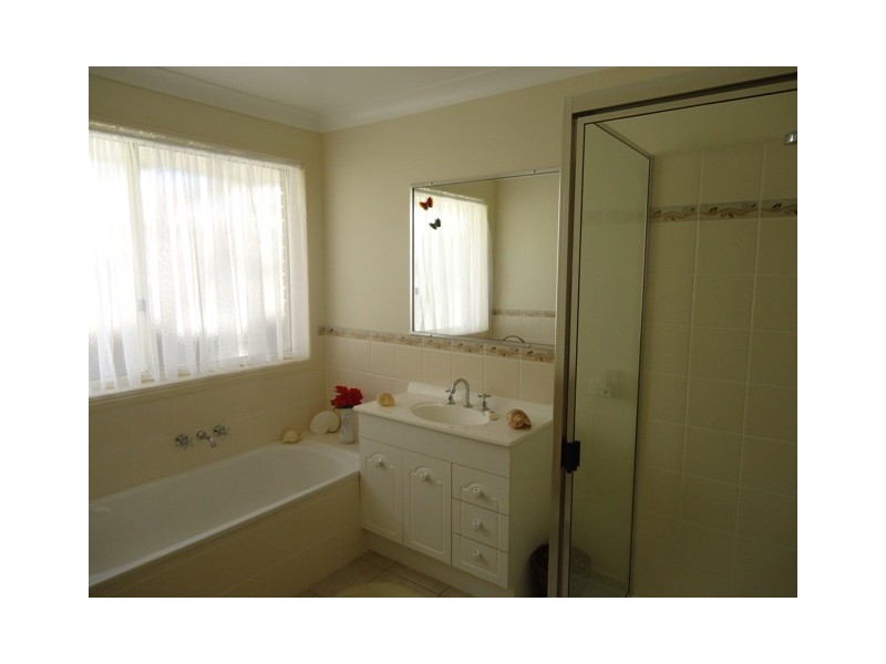 10 Marine Terrace, Burnett Heads QLD 4670