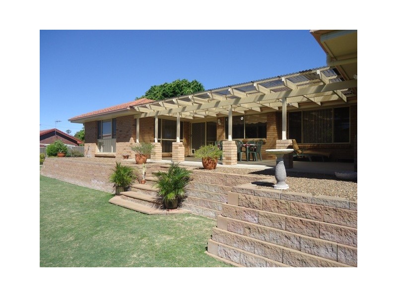 10 Marine Terrace, Burnett Heads QLD 4670