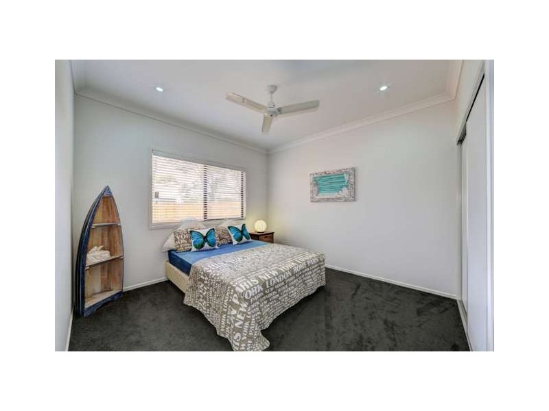 9 Betty Close, Coral Cove QLD 4670