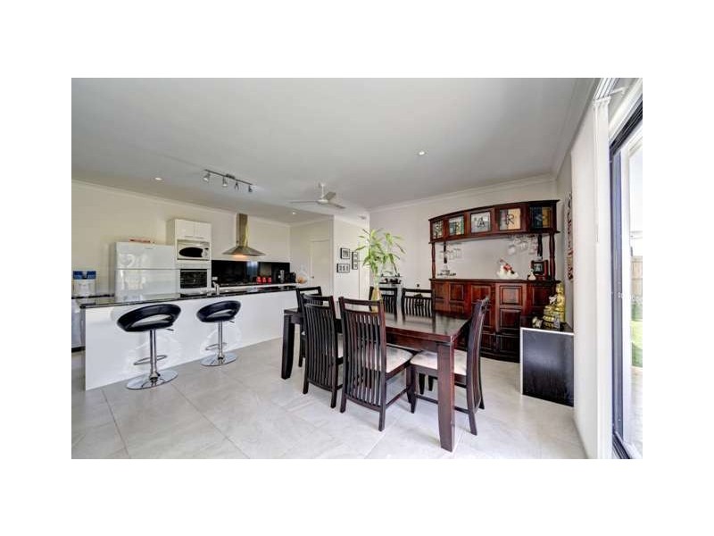 9 Betty Close, Coral Cove QLD 4670