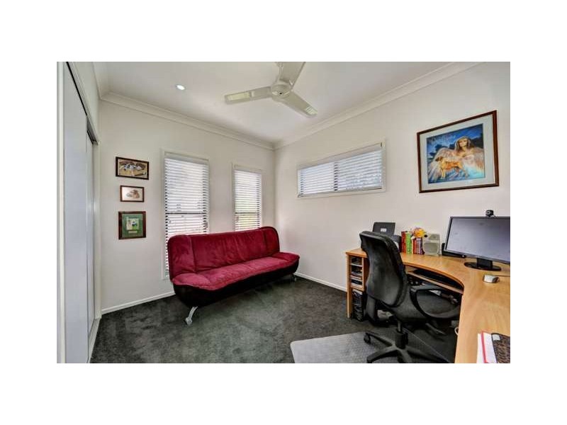 9 Betty Close, Coral Cove QLD 4670