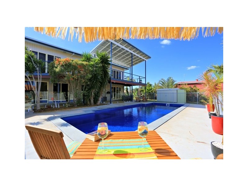 10 Spyglass Hill Court, Coral Cove QLD 4670