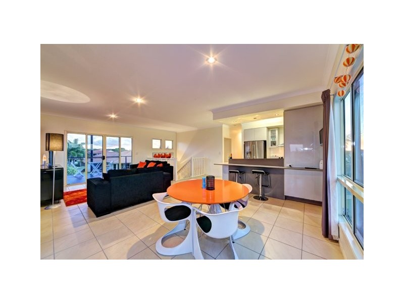 10 Spyglass Hill Court, Coral Cove QLD 4670