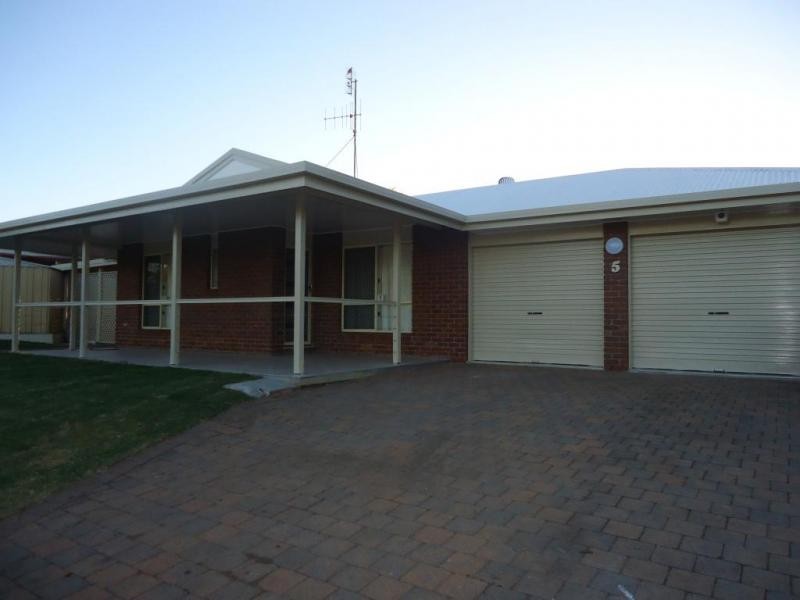 5 Ernies Court, Avoca QLD 4670