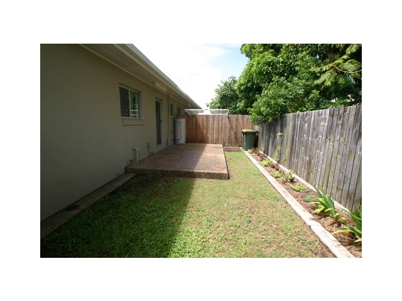 1/4 High St, Walkervale QLD 4670