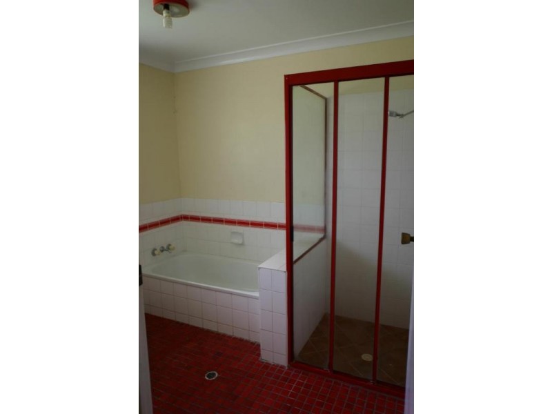 21 Gray Avenue, Bundaberg South QLD 4670