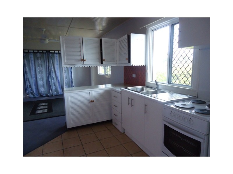 2/43 Maryborough St, Walkervale QLD 4670