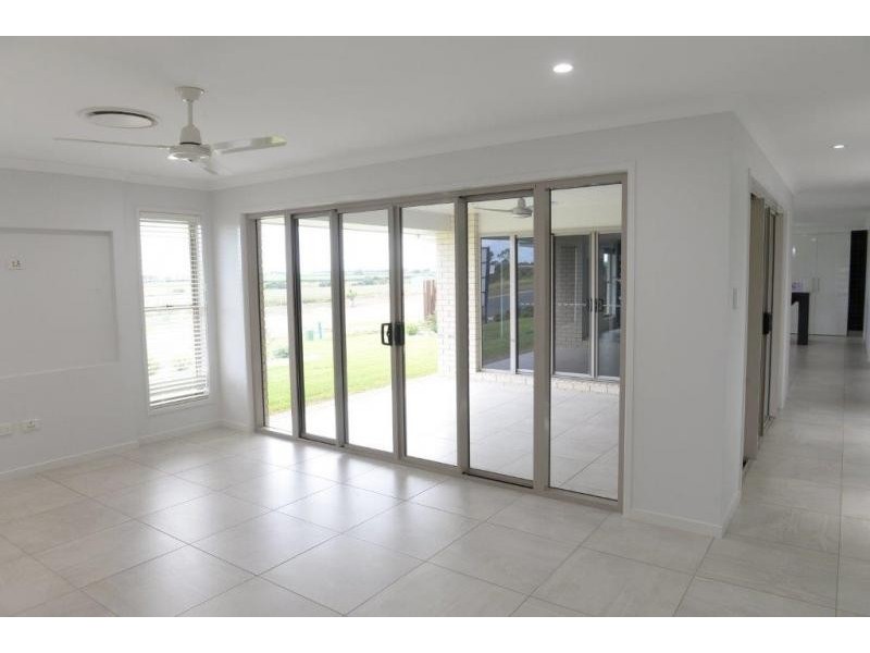 1 Beech Links Drive, Ashfield QLD 4670