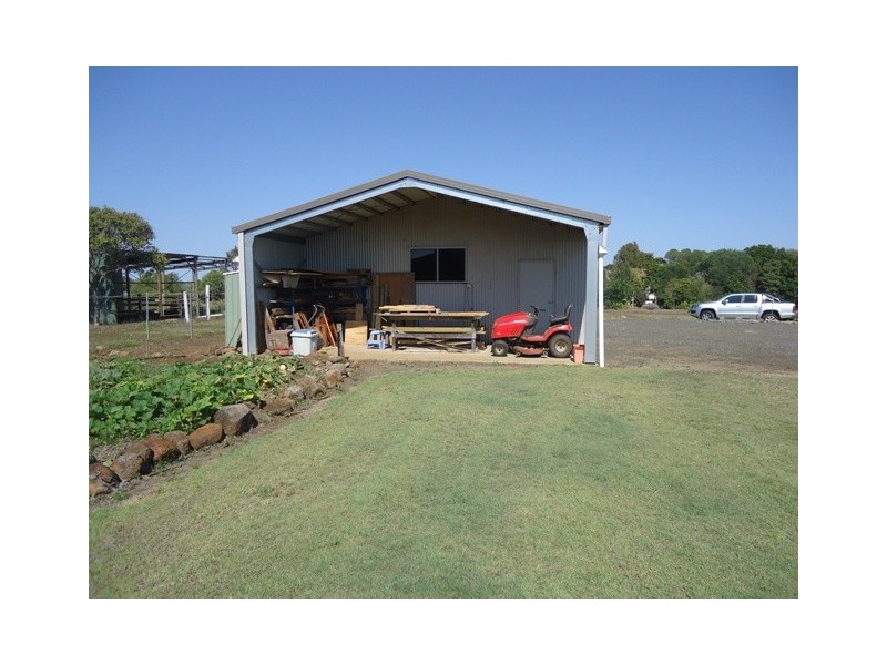 22 Heidkes Road, Windermere QLD 4670