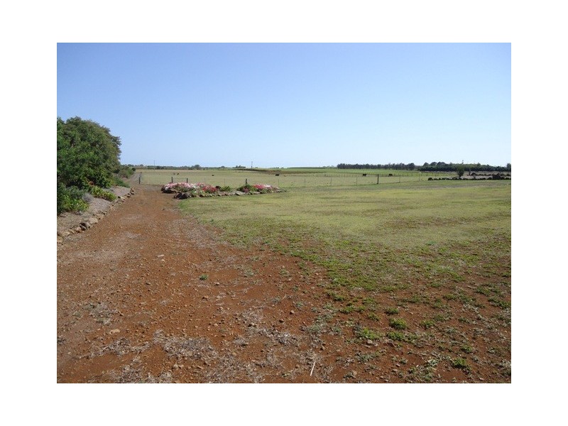 22 Heidkes Road, Windermere QLD 4670