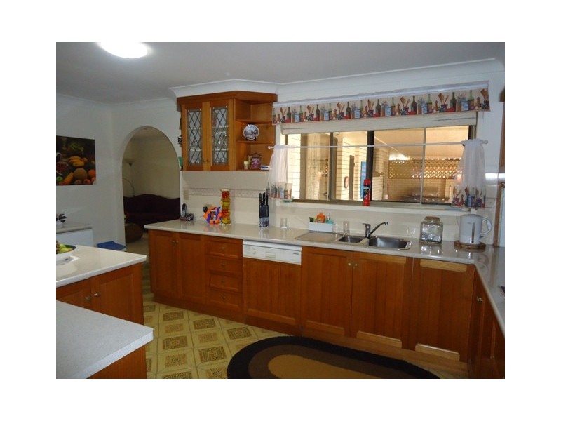 4 Deegan Court, Avenell Heights QLD 4670