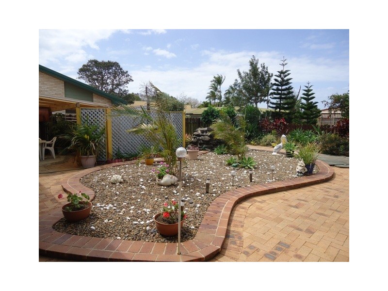 4 Deegan Court, Avenell Heights QLD 4670
