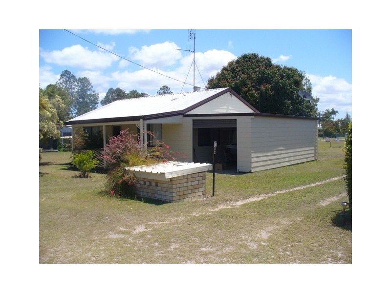 9 Wattle Street, Winfield QLD 4670