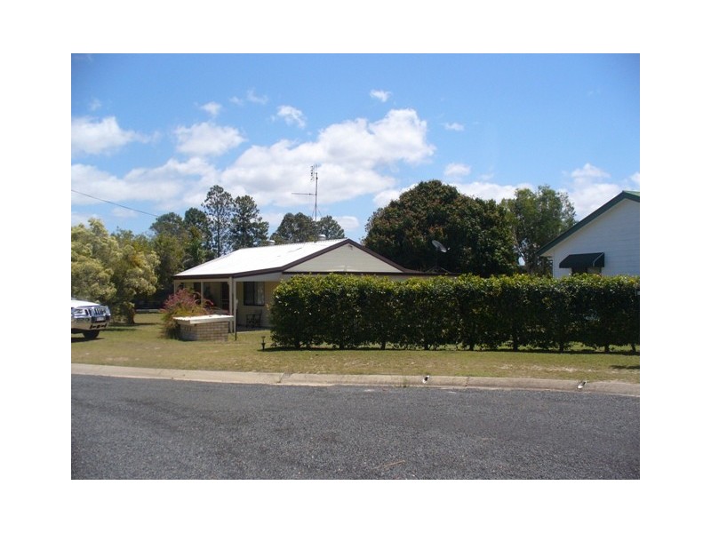 9 Wattle Street, Winfield QLD 4670