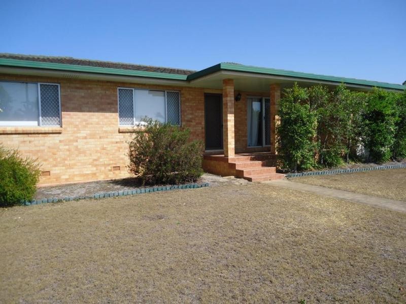 6 Rattray St, Avenell Heights QLD 4670