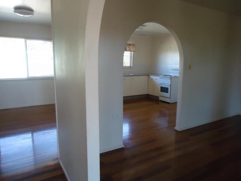 6 Rattray St, Avenell Heights QLD 4670