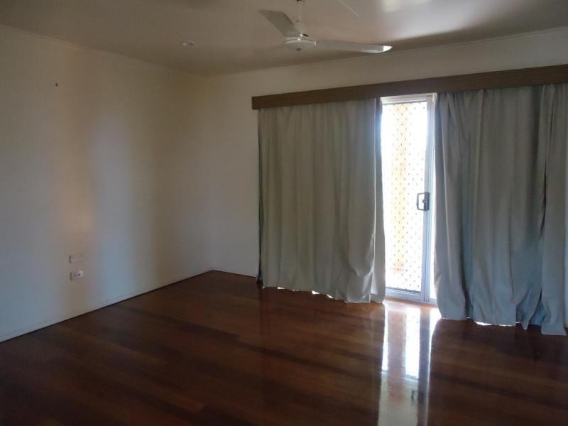 6 Rattray St, Avenell Heights QLD 4670