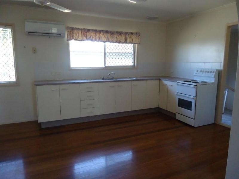 6 Rattray St, Avenell Heights QLD 4670