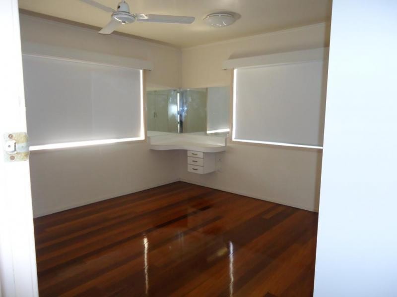 6 Rattray St, Avenell Heights QLD 4670