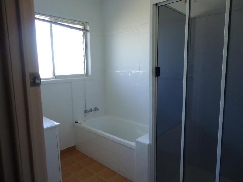 6 Rattray St, Avenell Heights QLD 4670