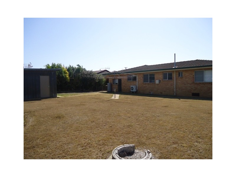 6 Rattray St, Avenell Heights QLD 4670