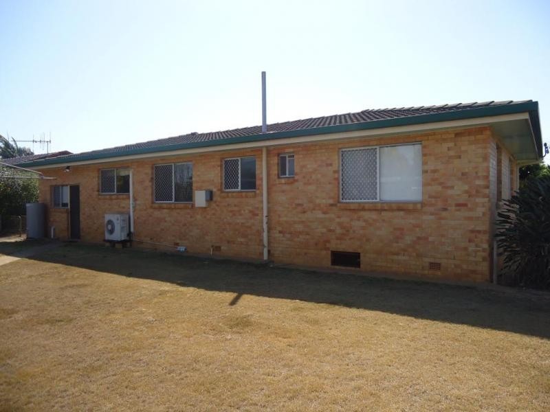 6 Rattray St, Avenell Heights QLD 4670