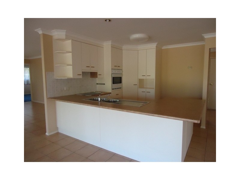 10 Slalom Crescent, Branyan QLD 4670