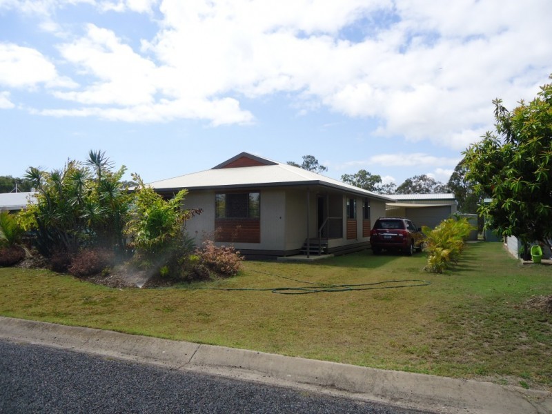 4 Pangola Street, Winfield QLD 4670