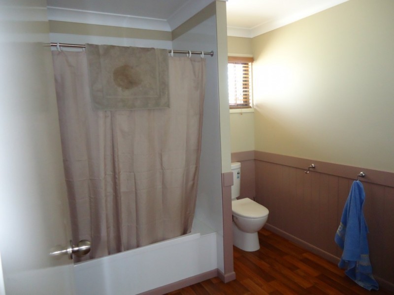 4 Pangola Street, Winfield QLD 4670